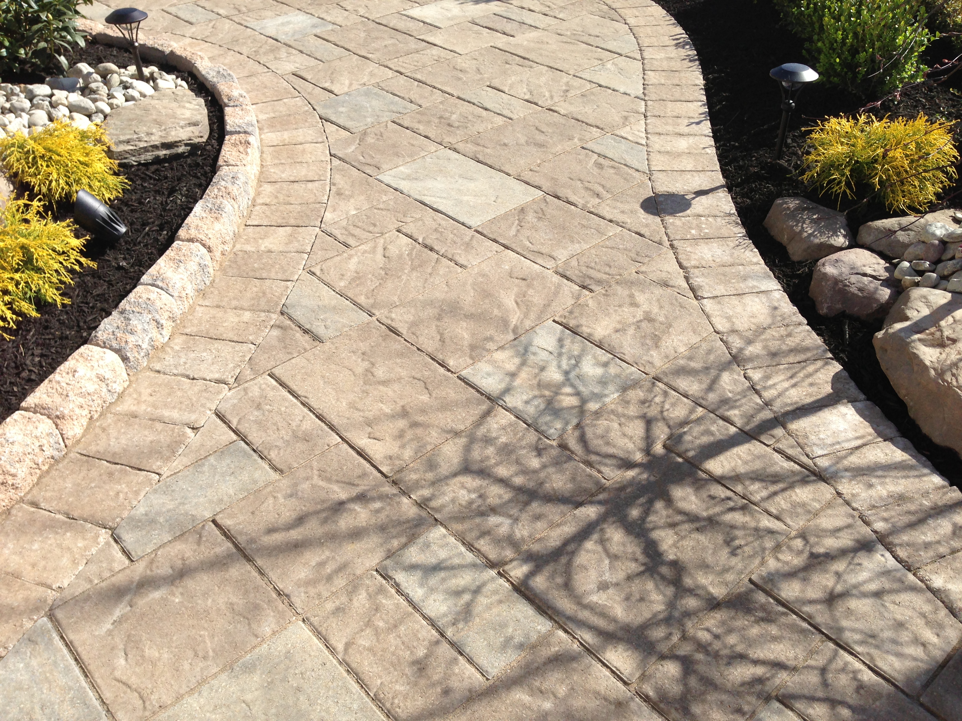 CREATIVE, EYE-CATCHING PAVERS